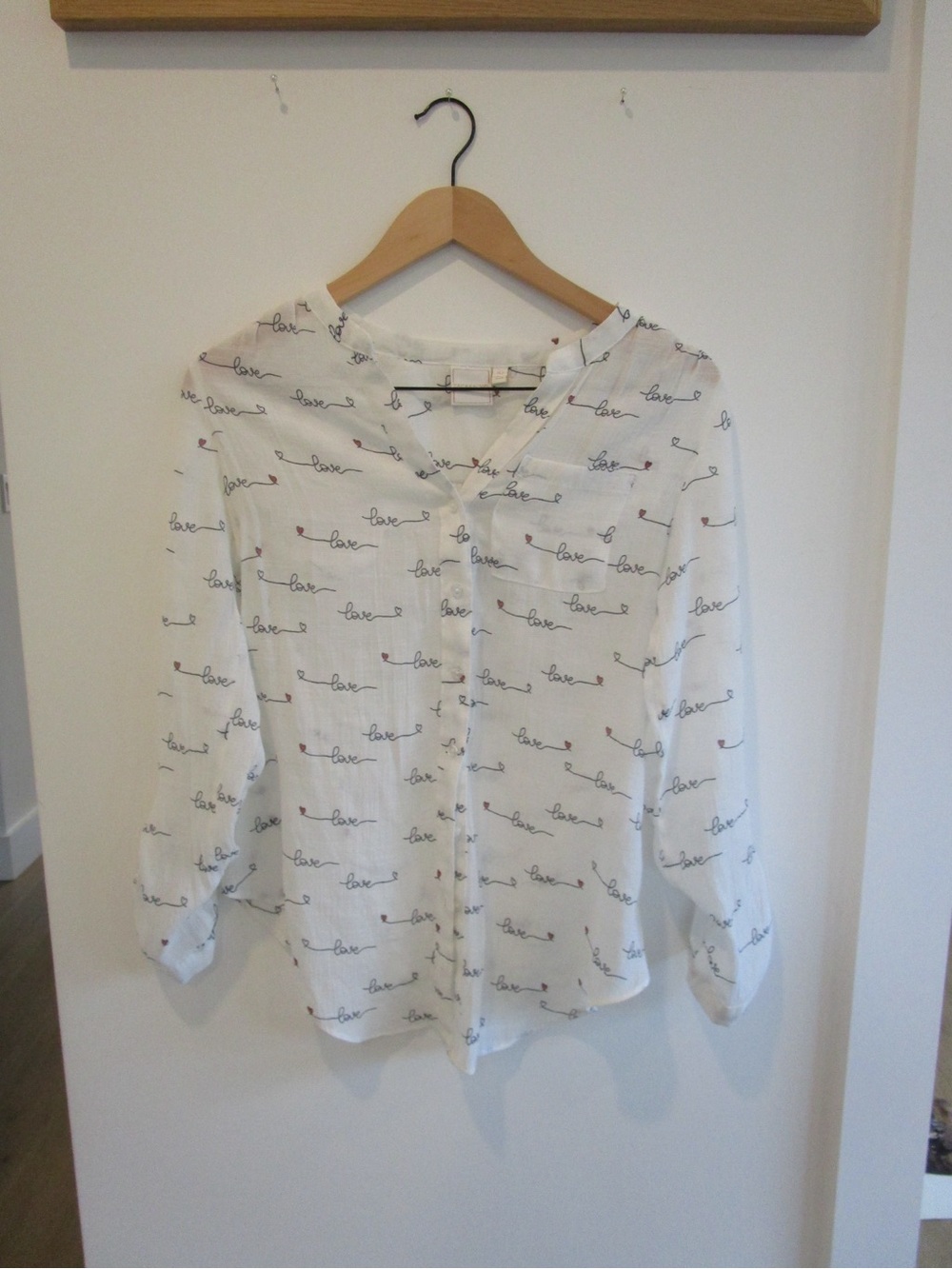 Zac & Rachel White Button-Front Blouse with Script 'Love' Print and Red Hearts